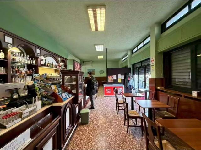 Locale Commerciale in vendita a Senago, Lombardia