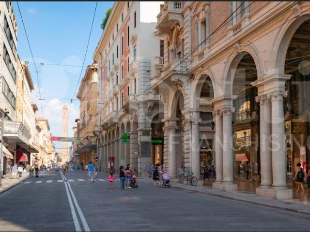 Locale Commerciale in vendita a Santo Stefano, Bologna