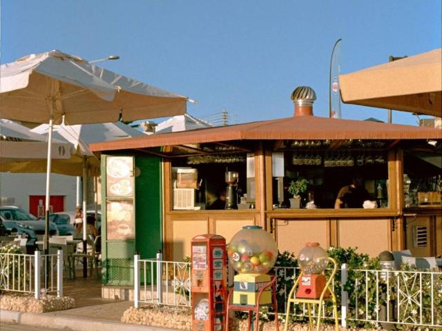 Locale Commerciale in vendita a Casteldebole, Bologna