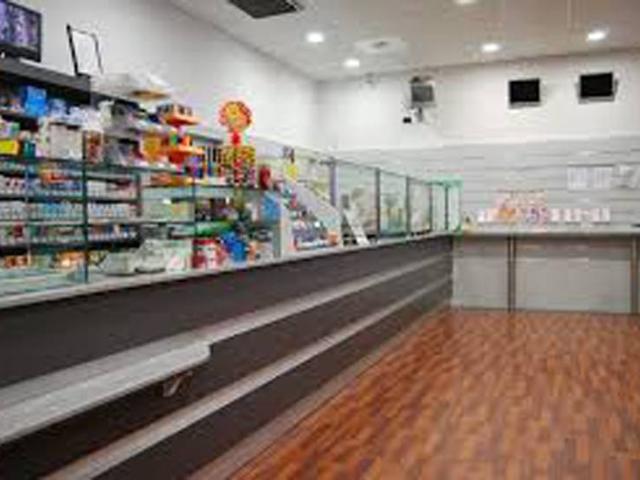Locale Commerciale in vendita a Casteldebole, Bologna