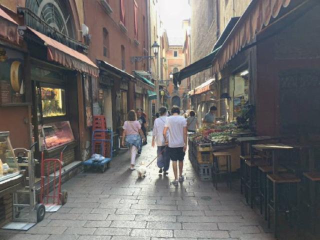 Locale Commerciale in vendita a Santo Stefano, Bologna
