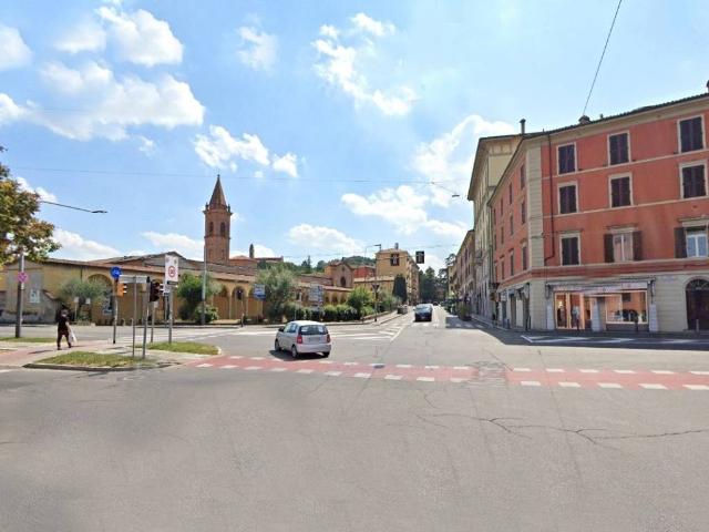 Locale Commerciale in vendita a Santo Stefano, Bologna
