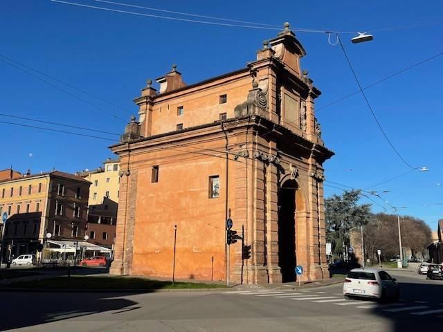 Locale Commerciale in vendita a Porto-Saragozza, Bologna