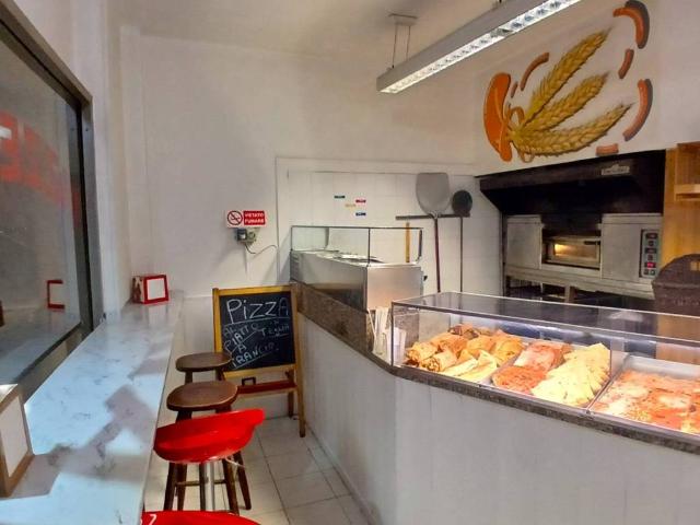 Locale Commerciale in vendita a Santo Stefano, Bologna
