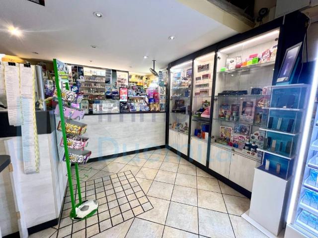 Locale Commerciale in vendita a Porto-Saragozza, Bologna