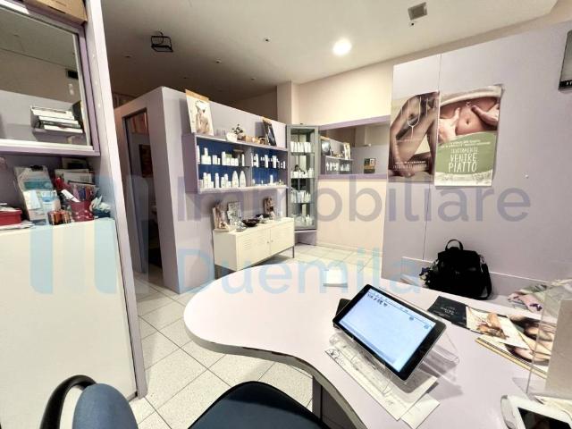 Locale Commerciale in vendita a Quartiere Navile, Bologna
