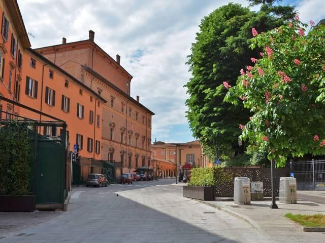 Locale Commerciale in vendita a Galvani, Bologna