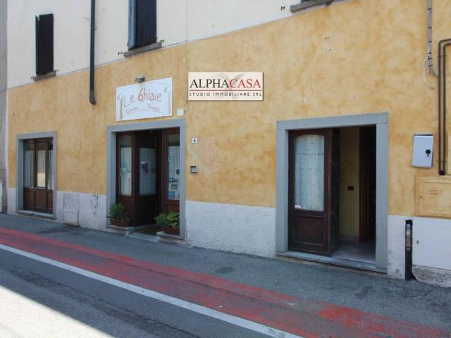 Locale Commerciale in vendita a Torchio di Sotto, Bonate Sopra