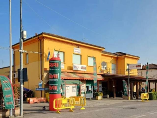 Locale Commerciale in vendita a Unione Alto Ferrarese, Bondeno