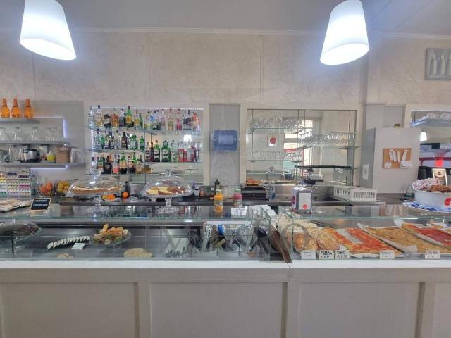 Locale Commerciale in vendita a Bordighera, Liguria