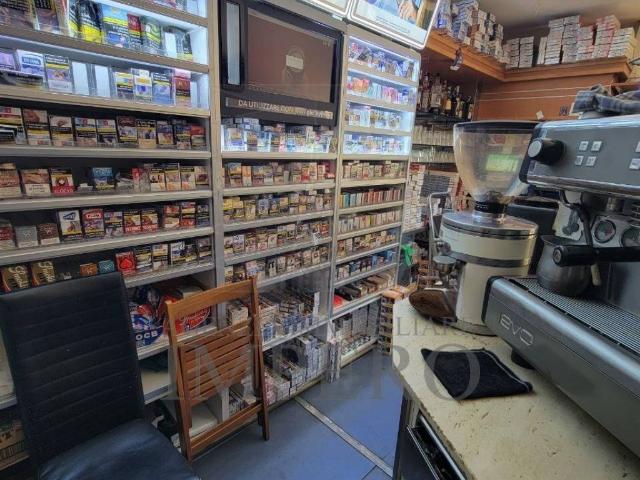 Locale Commerciale in vendita a Bordighera, Liguria