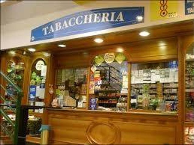 Locale Commerciale in vendita a Borgio, Borgio Verezzi