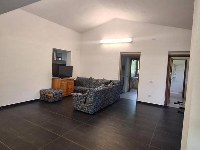 Locale Commerciale in vendita a Unione dei comuni Media Valle del Serchio, Borgo A Mozzano