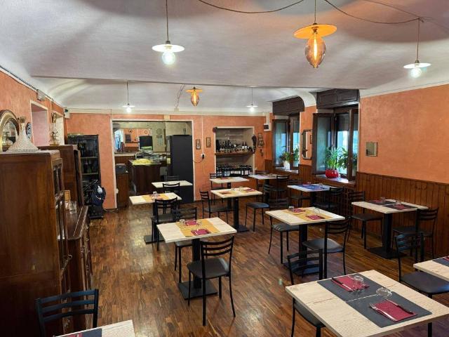 Locale Commerciale in vendita a Piemonte, Cuneo