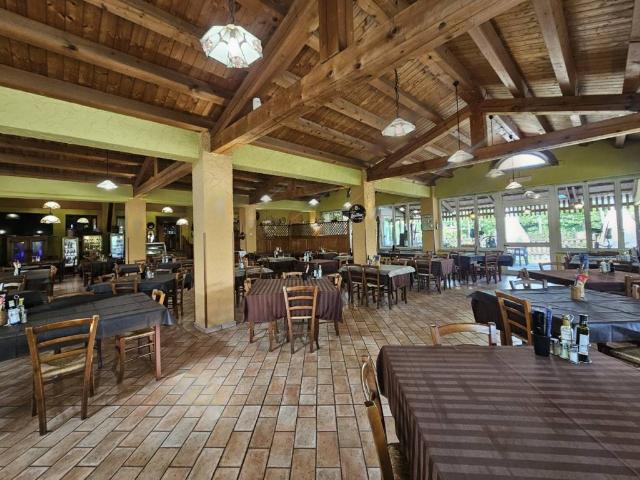 Locale Commerciale in vendita a Borgo Veneto, Megliadino San Fidenzio