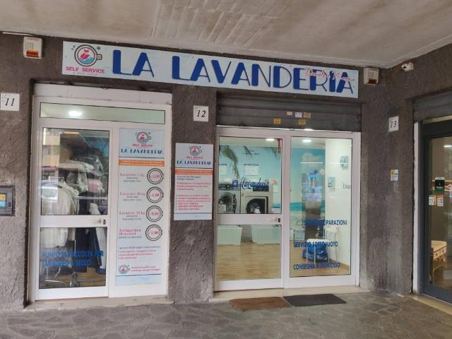 Locale Commerciale in vendita a Roma Capitale, Lazio