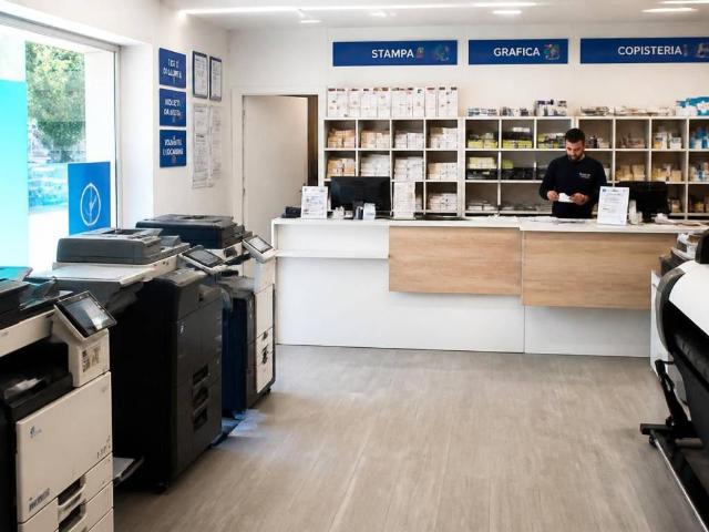 Locale Commerciale in vendita a Villaggio Giorgio Montini, Brescia