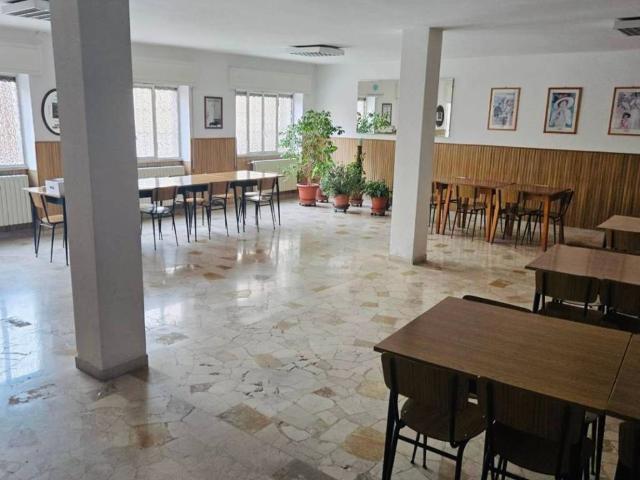 Locale Commerciale in vendita a Zona Ovest, Brescia