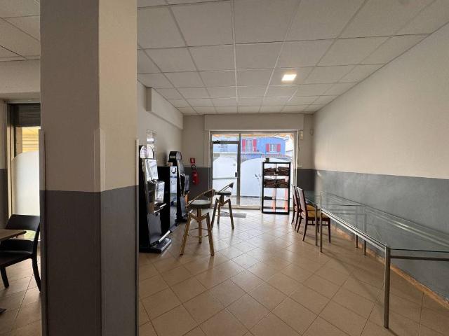 Locale Commerciale in vendita a Zona Sud, Brescia