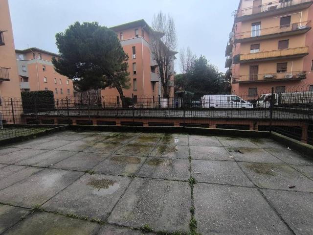 Locale Commerciale in vendita a Zona Sud, Brescia