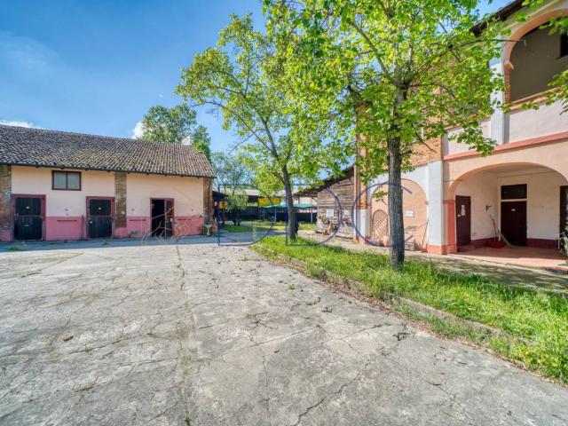 Locale Commerciale in vendita a Broni, Lombardia
