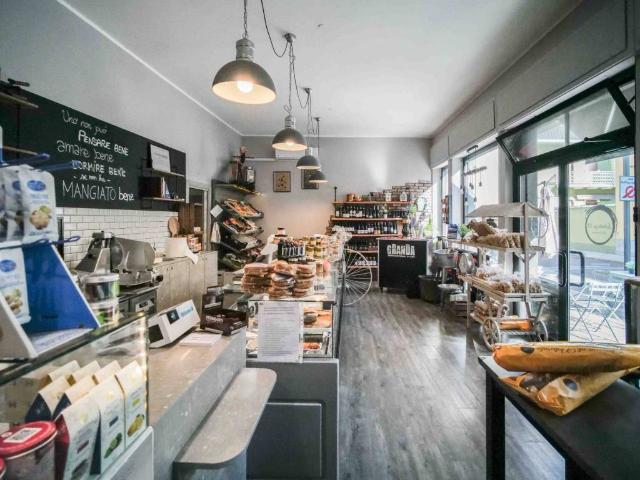 Locale Commerciale in vendita a Buscate, Lombardia