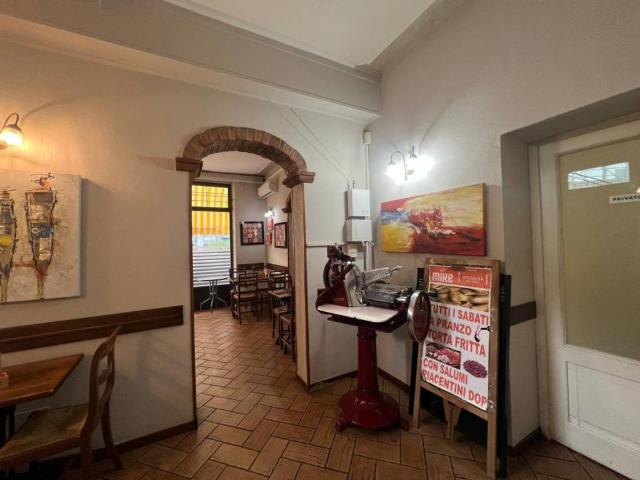 Locale Commerciale in vendita a Castello dei Ratti, Cadeo