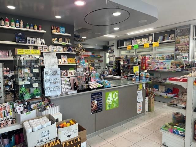 Locale Commerciale in vendita a Mejaniga, Padova