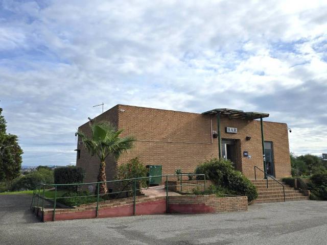Locale Commerciale in vendita a Sant'Avendrace-Santa Gilla, Cagliari