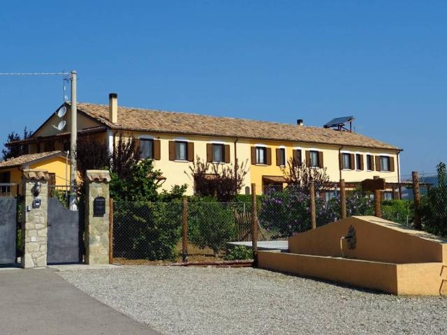 Locale Commerciale in vendita a Calvello, Basilicata