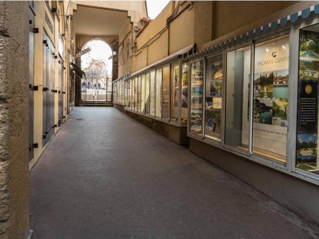 Locale Commerciale in vendita a Pianura Reggiana, Re