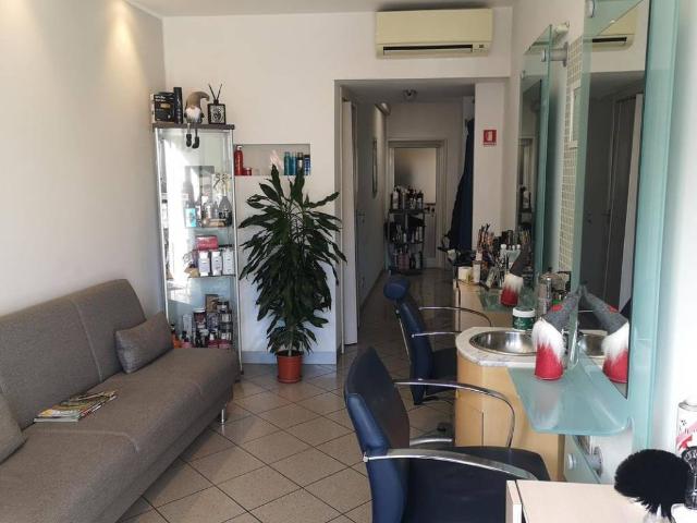 Locale Commerciale in vendita a Santa Maria, Campi Bisenzio