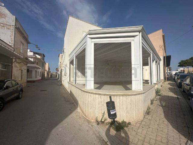 Locale Commerciale in vendita a Tre Fontane, Campobello Di Mazara