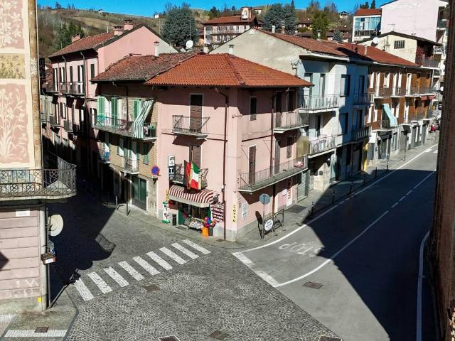 Locale Commerciale in vendita a Piemonte, Cuneo
