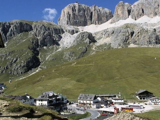 Locale Commerciale in vendita a Comun General de Fascia, Canazei Di Fassa