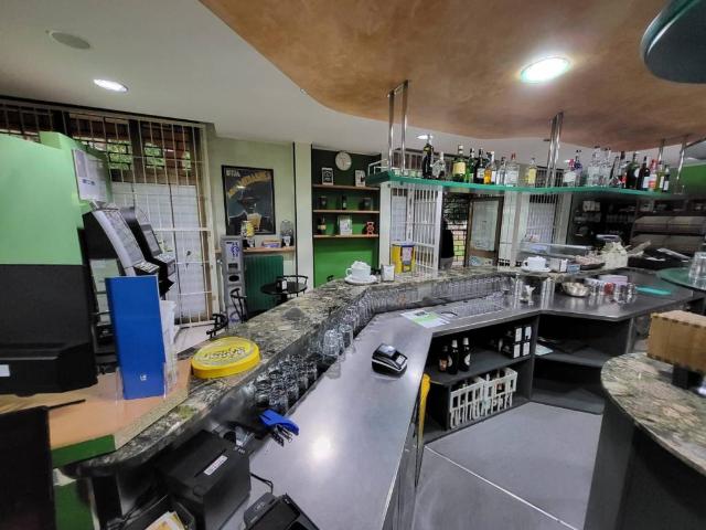 Locale Commerciale in vendita a Canzo, Lombardia