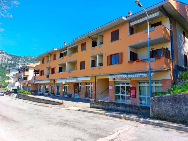 Locale Commerciale in vendita a Caramanico Terme, Abruzzo
