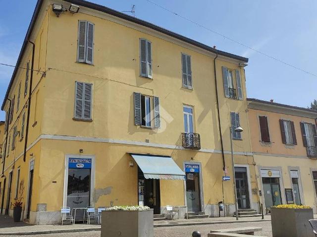 Locale Commerciale in vendita a Realdino, Carate Brianza