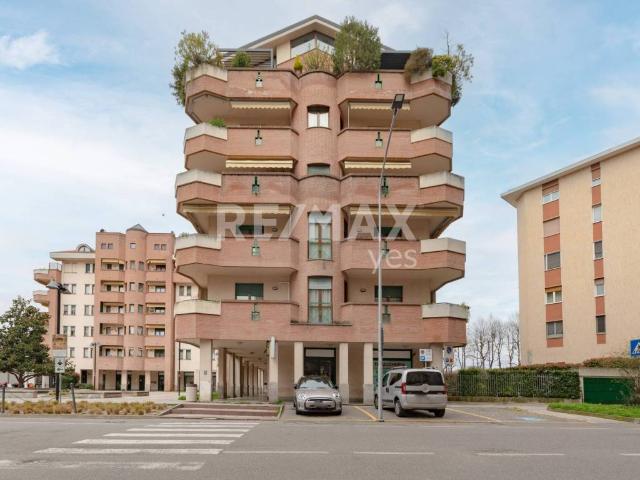 Locale Commerciale in vendita a Cassina Pertusella, Caronno Pertusella