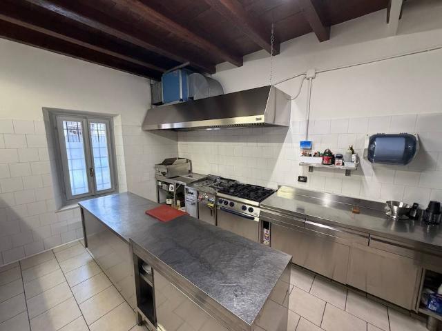 Locale Commerciale in vendita a Carpenedolo, Lombardia