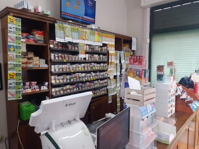 Locale Commerciale in vendita a Carrara, Toscana
