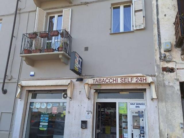 Locale Commerciale in vendita a Oltreponte, Casale Monferrato