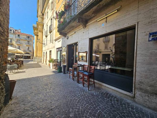 Locale Commerciale in vendita a Ronzone, Piemonte