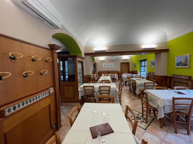 Locale Commerciale in vendita a Ronzone, Casale Monferrato