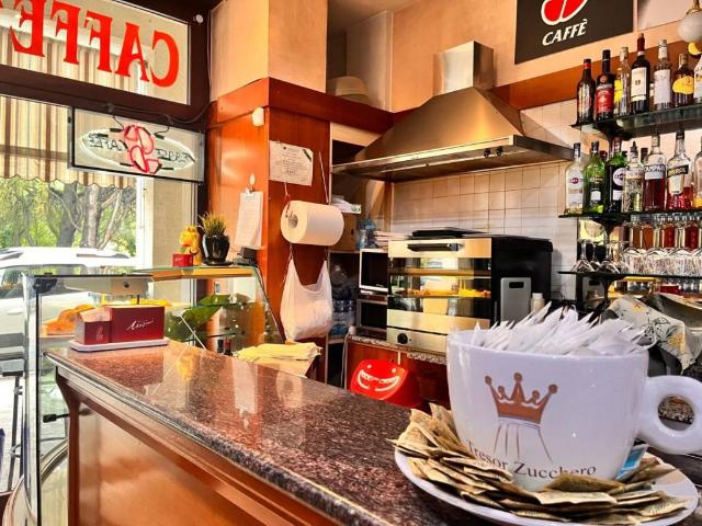 Locale Commerciale in vendita a Unione dei comuni Valli del Reno, Lavino e Samoggia, Casalecchio Di Reno