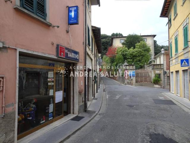 Locale Commerciale in vendita a Casciana Terme Lari, Cevoli