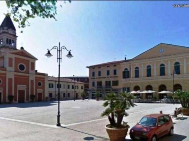 Locale Commerciale in vendita a Casciana Terme Lari, Casciana Terme