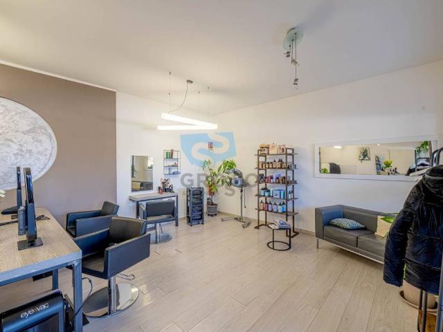 Locale Commerciale in vendita a Casier