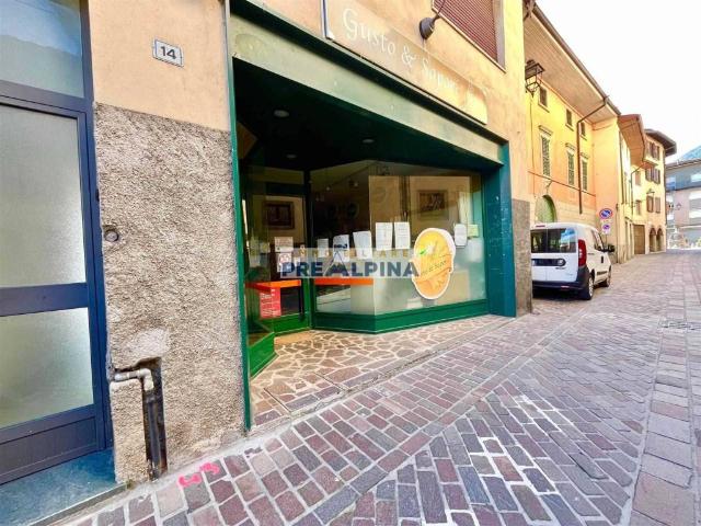 Locale Commerciale in vendita a Casnigo, Lombardia