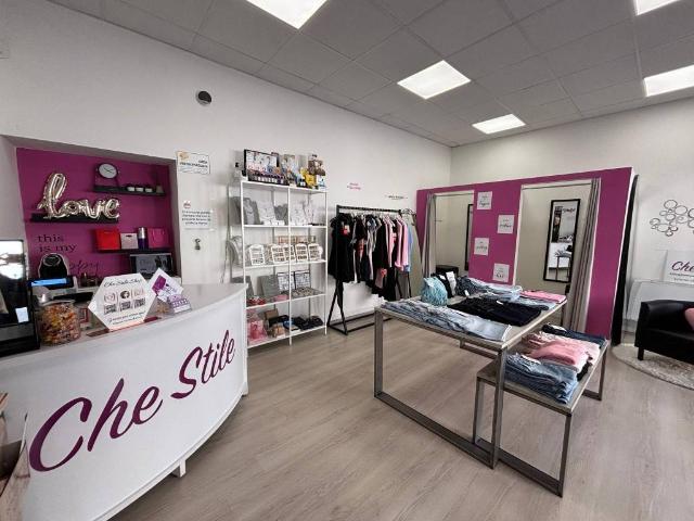 Locale Commerciale in vendita a Casorate Primo, Lombardia